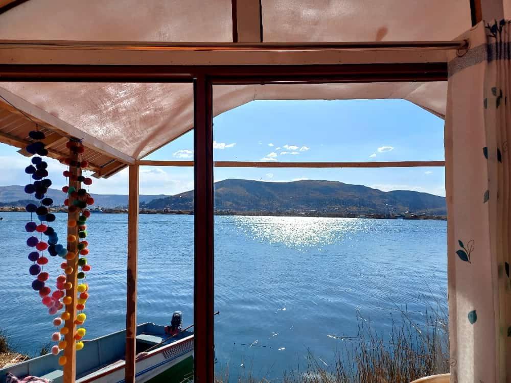 Uros Titicaca Coila *